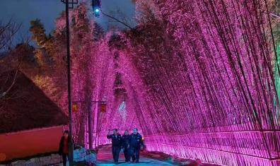 信陽西九華山中原朱寨風景區(qū)